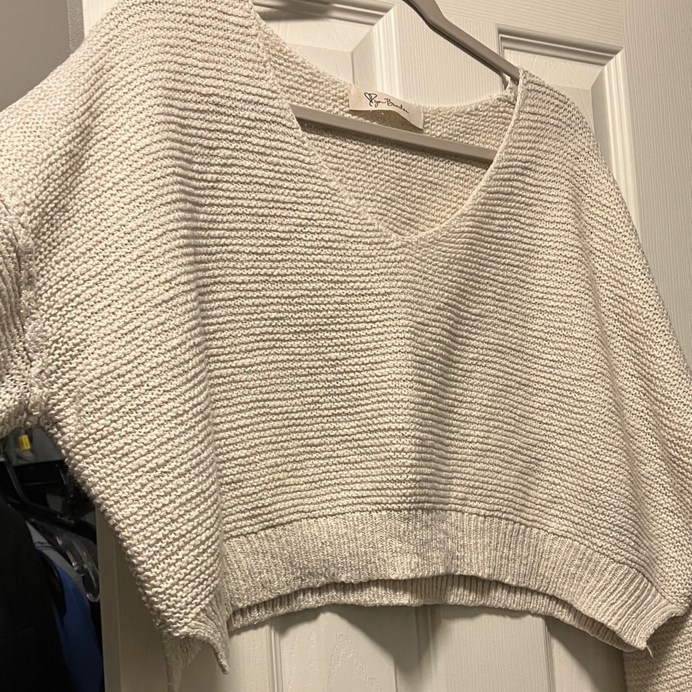 Stylish V-Neck Sweater in Cream - Picture 5 of 11